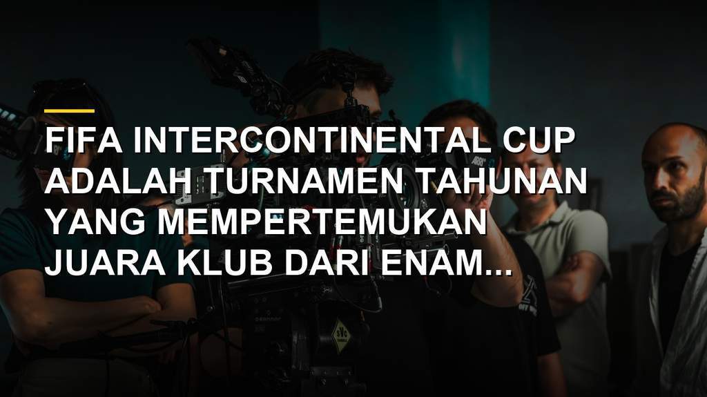Trofi FIFA Intercontinental Cup dengan desain emas dan enam pilar di atas alas