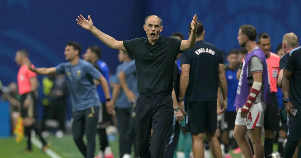 Thomas Tuchel tampak kecewa setelah Inggris disingkirkan Argentina di semifinal Piala Dunia