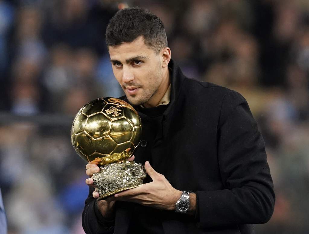 Trofi Ballon d'Or 2026 tanpa favorit jelas antara Rodri, Fabian Ruiz, dan Kvaratskhelia