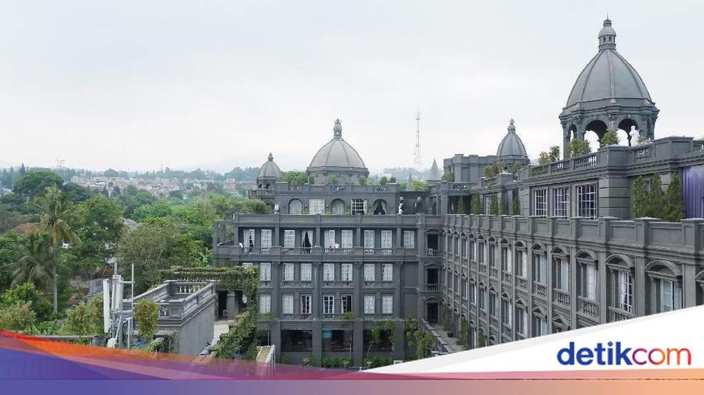 Bangunan megah GH Universal Hotel Bandung yang dikabarkan dijual di media sosial