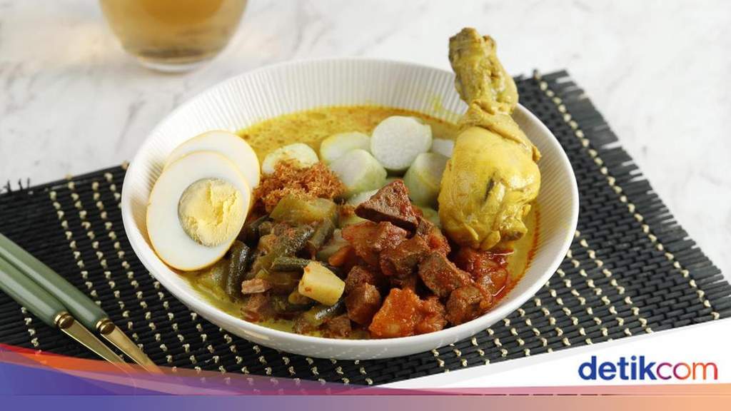 Petugas mengukur warung lontong sayur di Pati yang viral akibat tagihan retribusi tanah PU