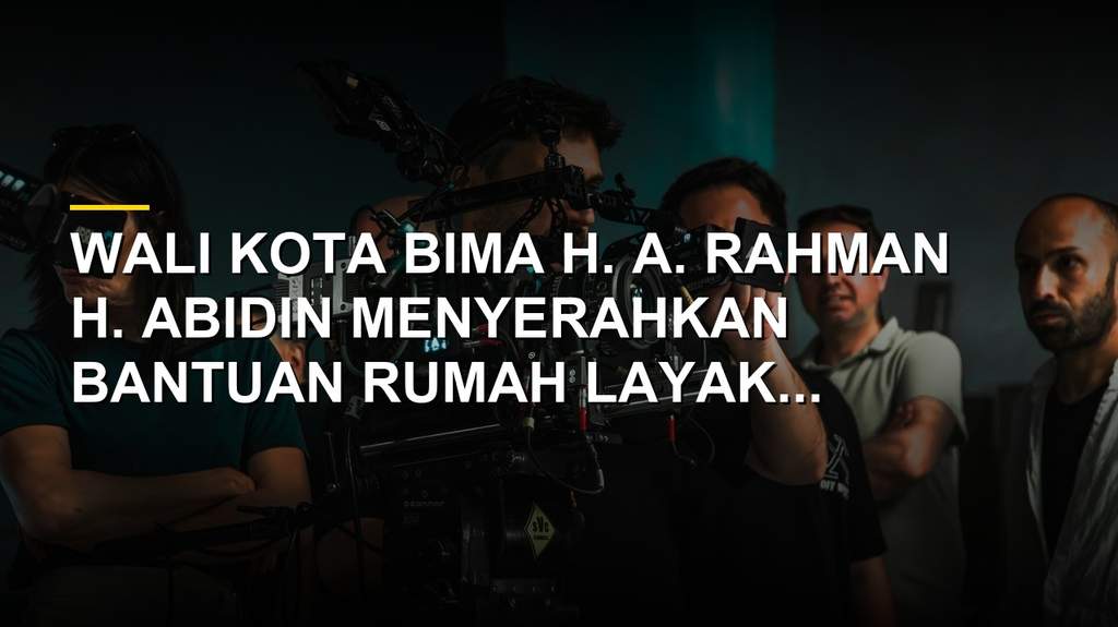 Wali Kota Bima menyerahkan bantuan Rumah Layak Huni Desa Berdaya di Kelurahan Ntobo