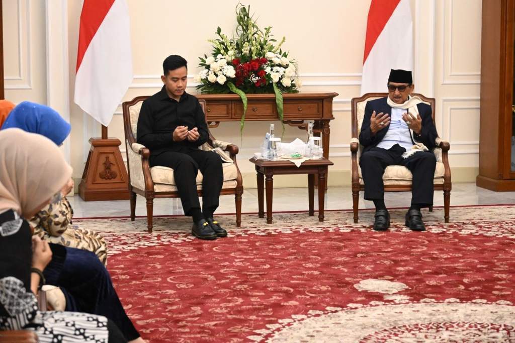 Wapres Gibran Rakabuming Raka menerima audiensi pengasuh PPBU Tambakberas Jombang di Istana Wapres