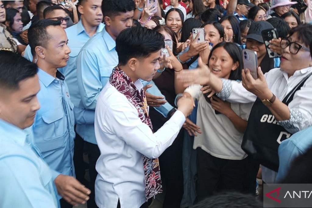 Wakil Presiden Gibran Rakabuming Raka membuka perkemahan pemuda remaja GPdI di Minahasa Utara