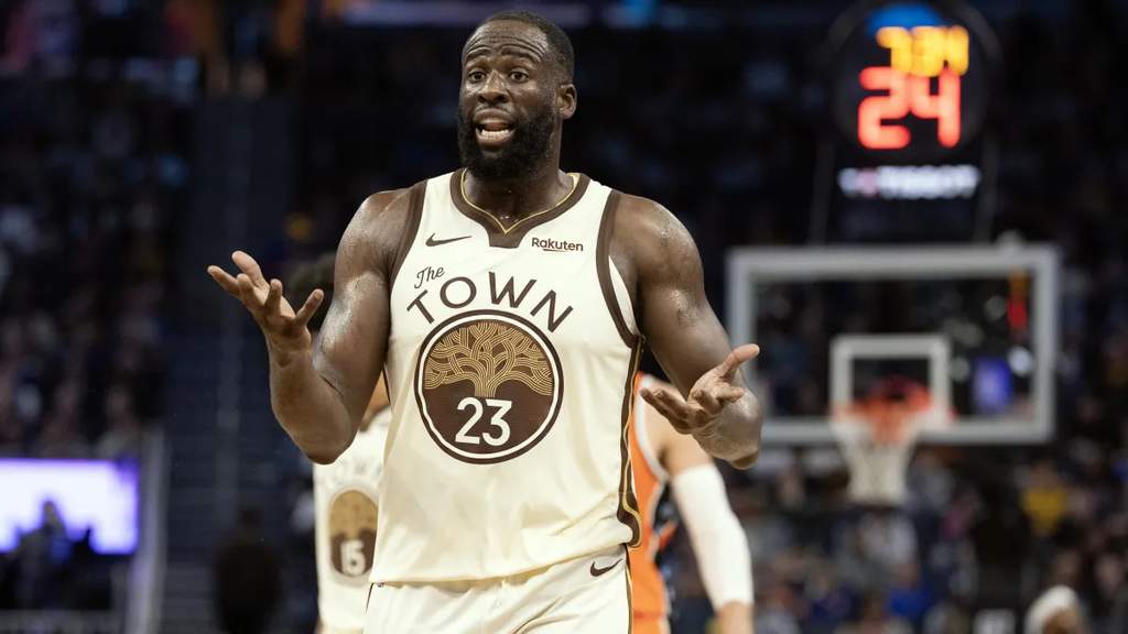 Pemain Golden State Warriors Draymond Green memberi pesan kepada Adam Silver terkait LeBron James