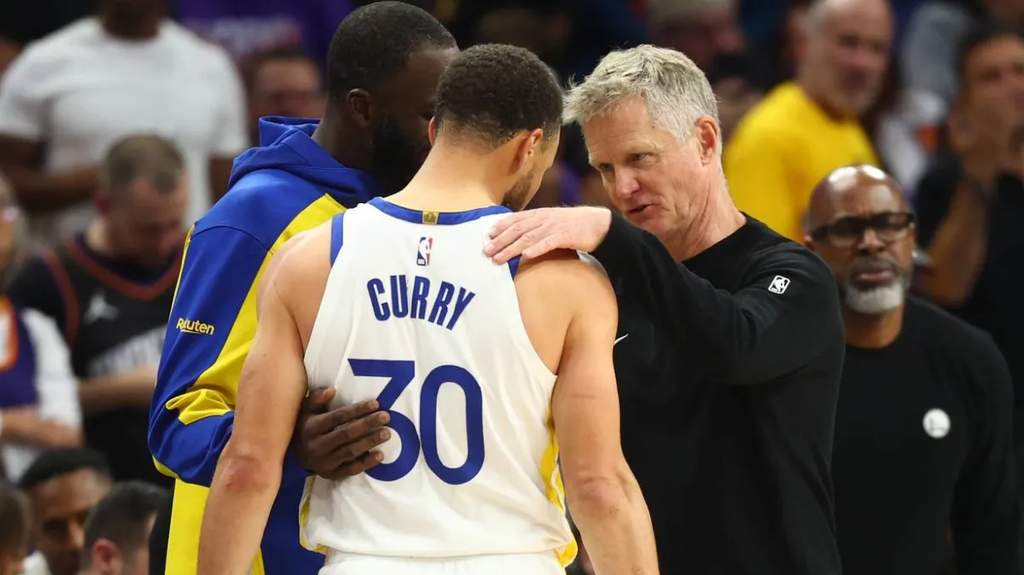 Pemain bintang NBA LeBron James yang kini tengah didekati oleh Golden State Warriors.