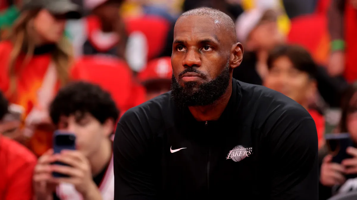 Masa depan LeBron James di NBA free agency menarik perhatian klub Heat Warriors 76ers dan Cavaliers