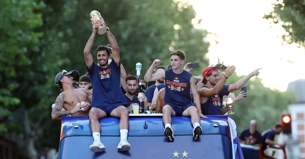 Parade bus terbuka Timnas Spanyol rayakan gelar juara Piala Dunia 2026 di jalanan Kota Madrid