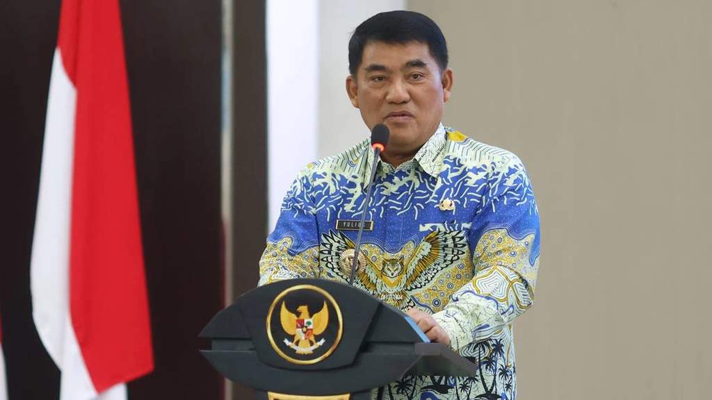Gubernur Sulut Yulius Selvanus saat memberikan pengarahan kepada pejabat ASN Pemprov Sulut