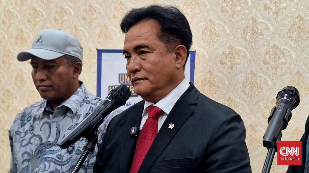 Menko Kumham Imipas Yusril Ihza Mahendra memberikan keterangan terkait Abdul Karim Miqdad